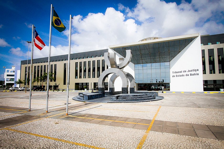 TJ-BA pune juiz com censura por suspender penhora de R$ 95 milhões em Barreiras