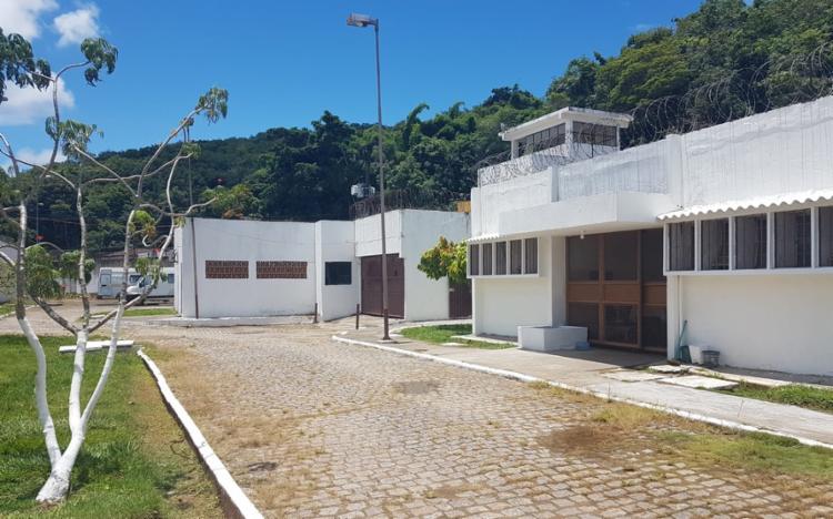 Detentos fazem 'tereza' e fogem de presídio em Ilhéus