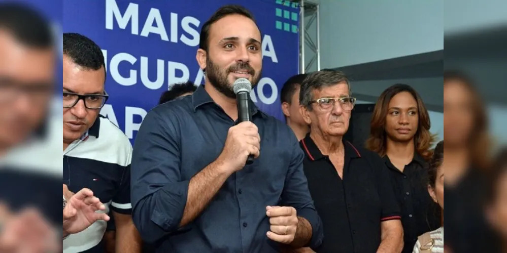 Educação firma contrato de R$ 300 mil sem licitação
