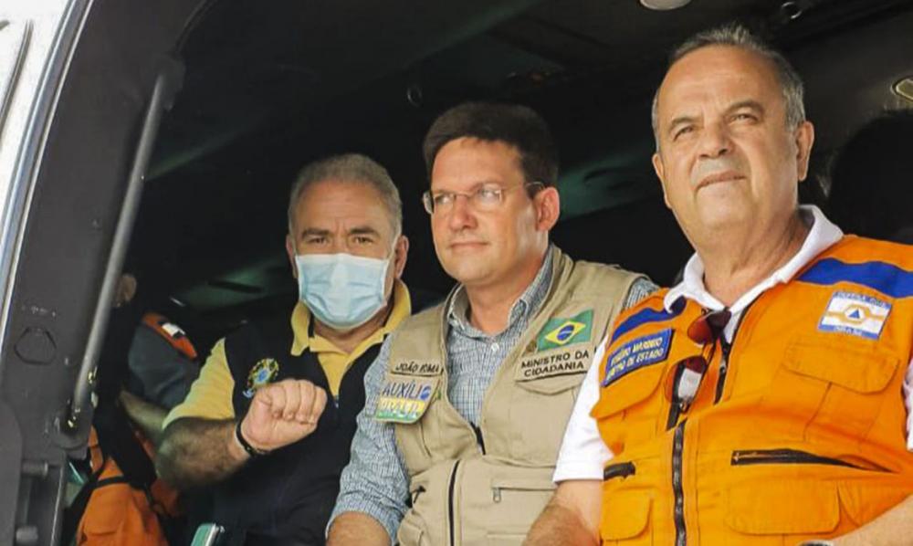 Ministros sobrevoam Bahia e prometem recursos para reconstrução