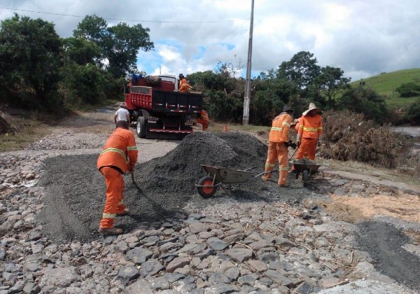 Tráfego de veículos é liberado em 54 trechos de rodovias danificadas pela chuva