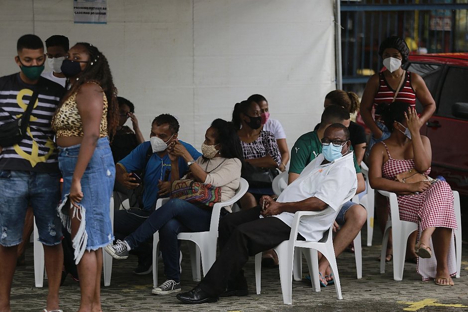 Efeito ômicron: Bahia tem maior taxa de transmissão desde o início da pandemia