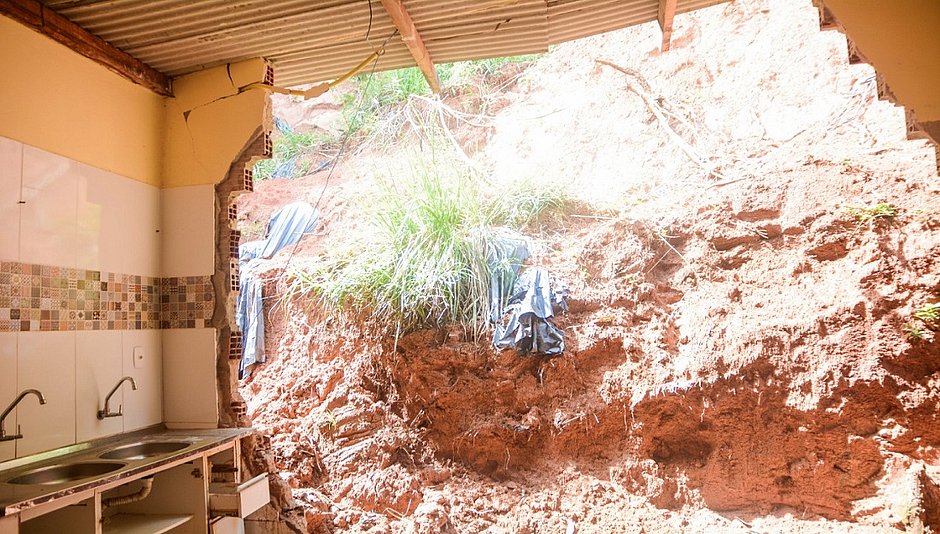 Chuva da madrugada causa tensão no sul da Bahia