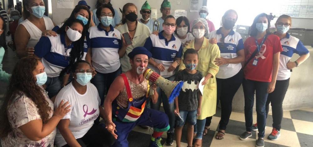 Com animadores fantasiados, Bahia lança campanha de incentivo à vacinação de crianças