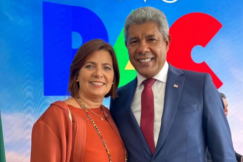 Adélia Pinheiro confirma pré-candidatura a prefeita de Ilhéus