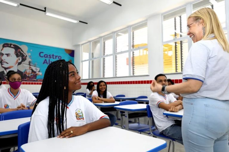 Secretaria da Educação da Bahia lança seleções com quase 3 mil vagas temporárias